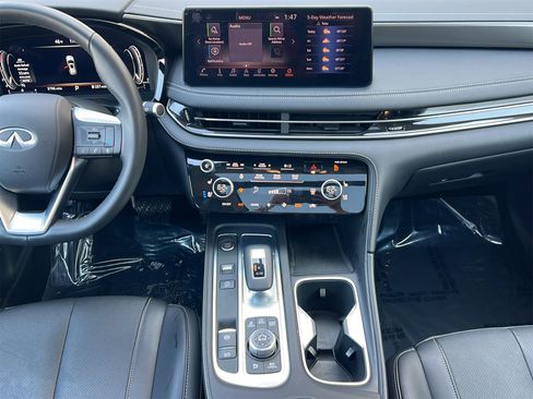 Certified 2025 INFINITI QX60 Luxe image 12