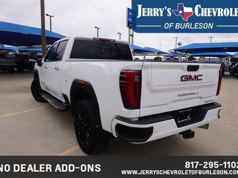 Used 2025 GMC Sierra 2500 Denali w/ Denali Reserve Package AWD/4WD image 4