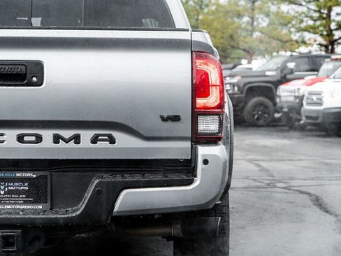 Used 2019 Toyota Tacoma TRD Off-Road image 12