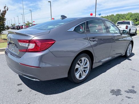 Used 2018 Honda Accord LX image 6