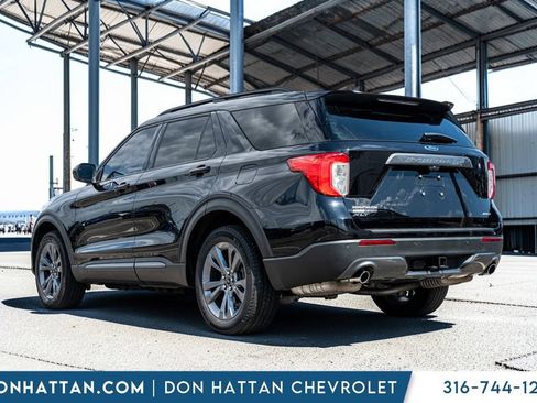 Used 2023 Ford Explorer XLT w/ Equipment Group 202A AWD/4WD image 33