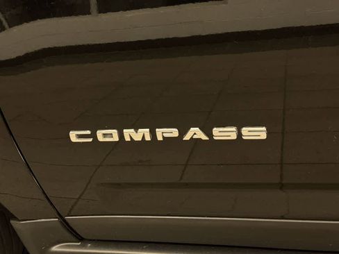 Used 2015 Jeep Compass High Altitude AWD/4WD image 24