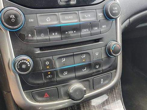 Used 2015 Chevrolet Malibu LT w/ Power Convenience Package FWD image 16