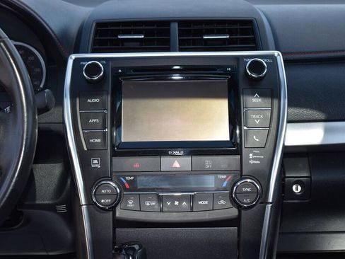 Used 2017 Toyota Camry XSE w/ Moonroof Package FWD image 19