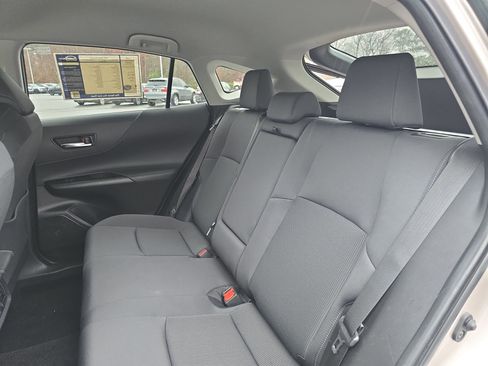 Used 2022 Toyota Venza LE image 14