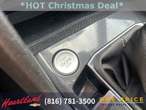 Used 2023 Volkswagen Tiguan SE image 35