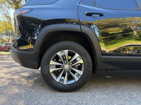 Used 2025 Chevrolet Equinox LT image 23