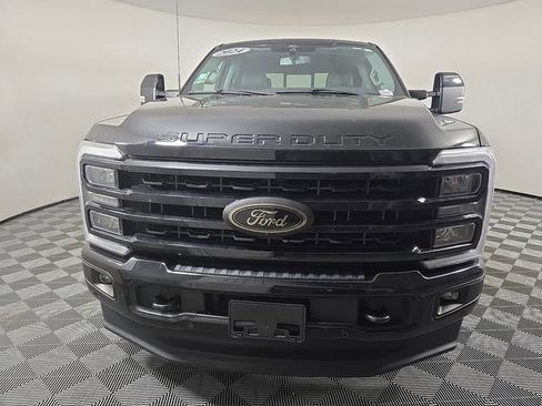 Used 2024 Ford F250 Lariat w/ Lariat Ultimate Package AWD/4WD image 3