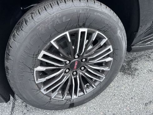New 2026 GMC Yukon XL Elevation w/ Elevation Premium Package AWD/4WD image 10