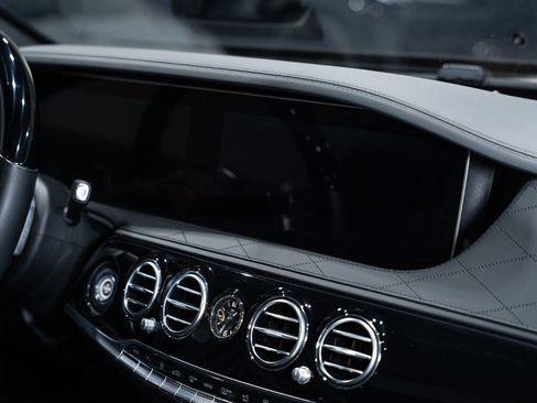 Used 2018 Mercedes-Benz Maybach S 560 4MATIC image 70