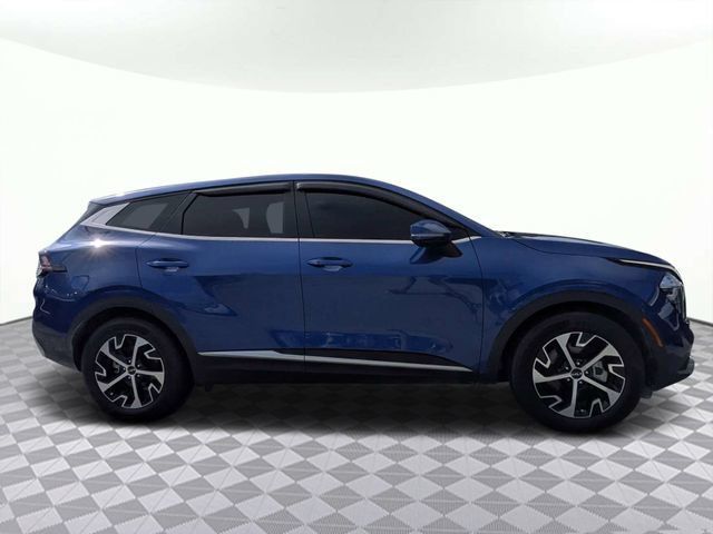 Used 2023 Kia Sportage EX FWD image 2