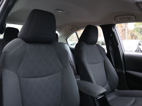 Used 2021 Toyota Corolla LE image 21