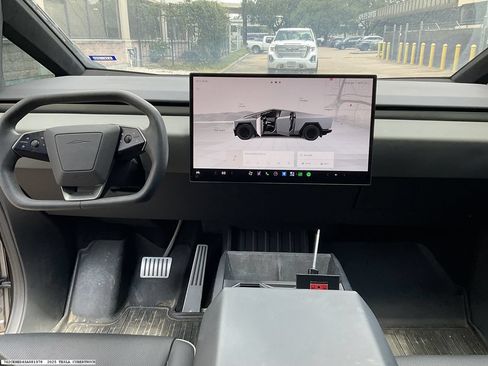 Used 2025 Tesla Cybertruck AWD Crew Cab image 9