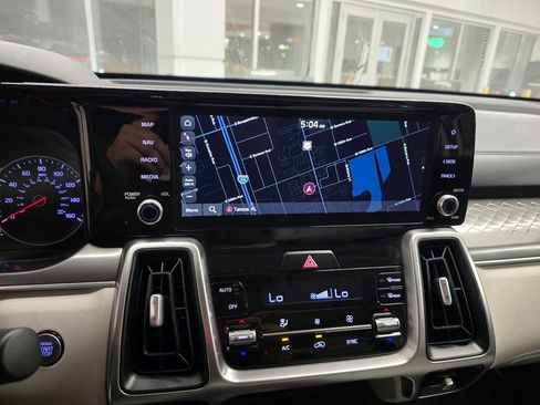 Used 2022 Kia Sorento S w/ Panoramic Sunroof Package FWD image 22