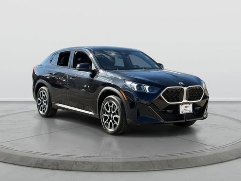 Used 2026 BMW X2 xDrive28i image 1
