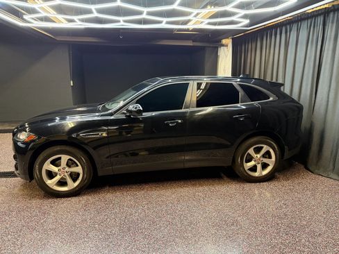 Used 2018 Jaguar F-PACE Premium AWD/4WD image 2