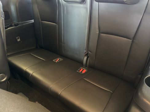 Used 2023 Toyota Highlander XLE image 14