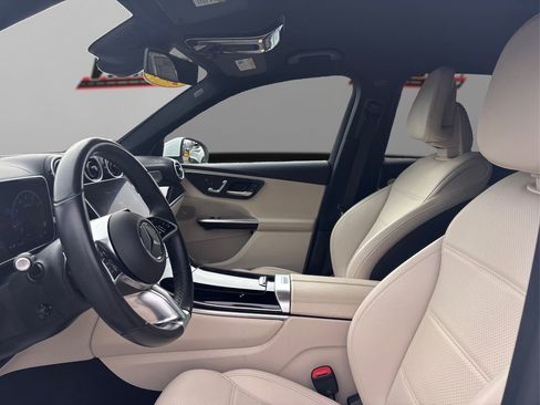 Used 2023 Mercedes-Benz GLC 300 image 9