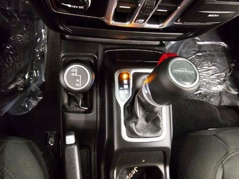 Used 2020 Jeep Gladiator Sport w/ Quick Order Package 24S image 21