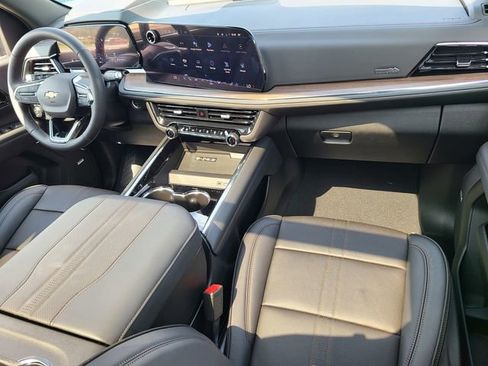 New 2025 Chevrolet Suburban High Country image 34