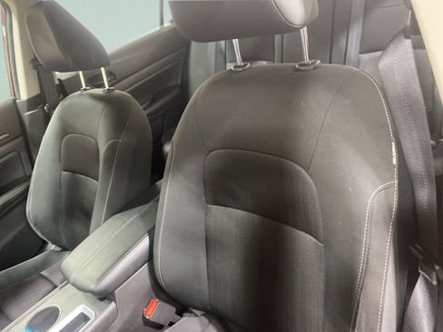 Used 2025 Nissan Altima 2.5 SV FWD image 14