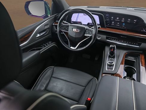 Certified 2022 Cadillac Escalade ESV Premium Luxury AWD/4WD image 29