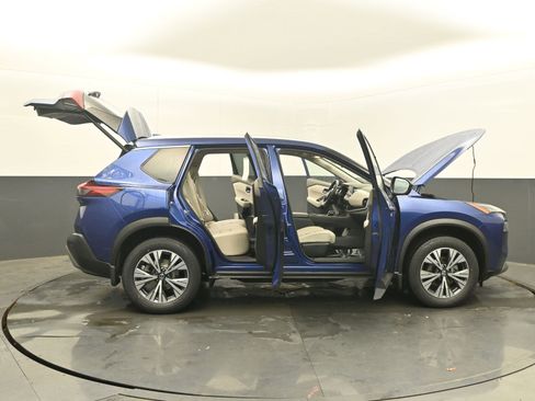 Used 2021 Nissan Rogue SV w/ Premium Package image 39