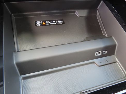 New 2026 Chevrolet Suburban High Country w/ Sun And Tow Package AWD/4WD image 12