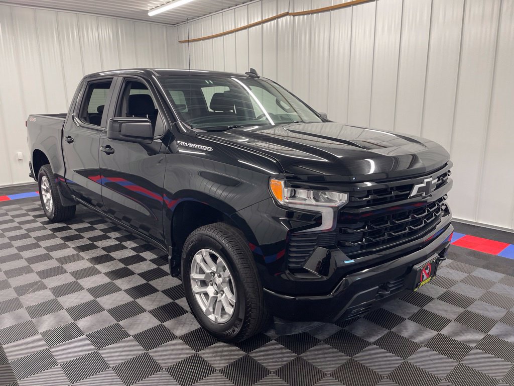 Used 2026 Chevrolet Silverado 1500 RST AWD/4WD image 3