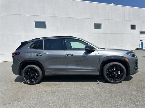 New 2025 Volkswagen Tiguan SE R-Line image 6