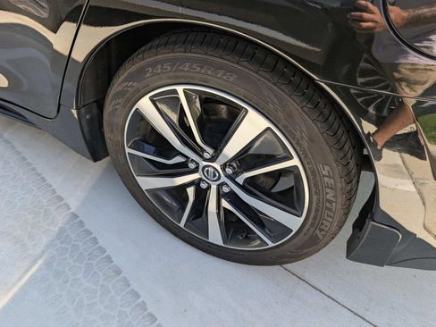 Used 2022 Nissan Maxima SV w/ Floor Mat Group FWD image 10