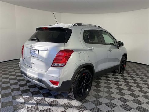 Used 2019 Chevrolet Trax LT w/ Redline Edition image 9