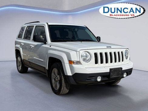 Used 2017 Jeep Patriot Latitude w/ Trailer Tow Prep Group image 1