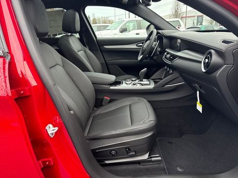New 2025 Alfa Romeo Stelvio Sprint image 9