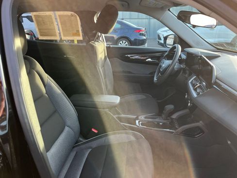 Used 2025 Chevrolet TrailBlazer LT image 34