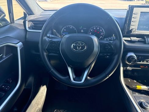 Used 2022 Toyota RAV4 SE image 23
