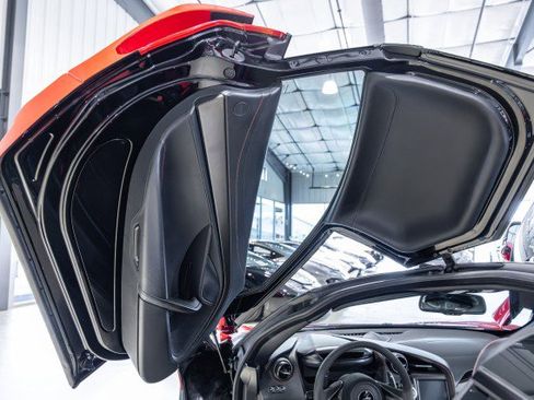 Used 2021 McLaren 765LT image 48