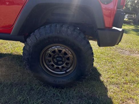 Used 2017 Jeep Wrangler Unlimited Sport w/ Connectivity Group image 10