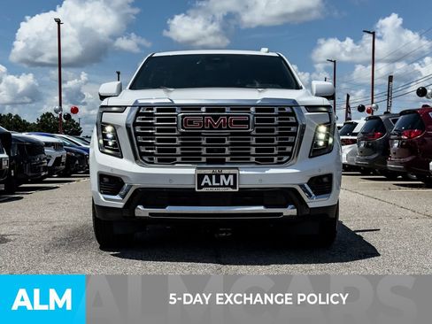 Used 2025 GMC Yukon Denali AWD/4WD image 3