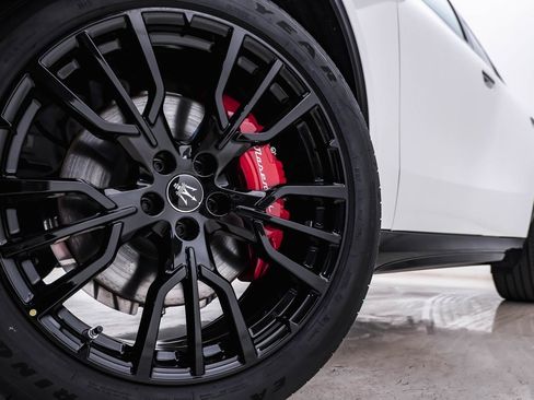 Certified 2025 Maserati Grecale Modena image 5