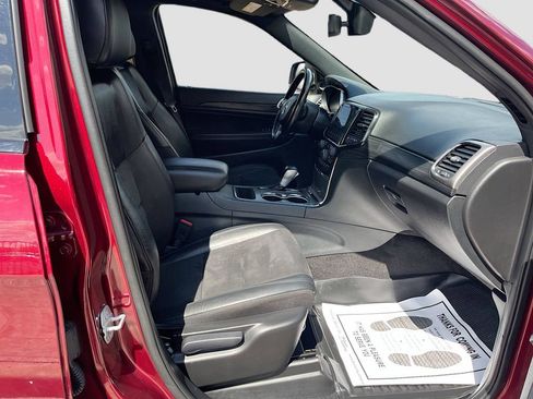 Used 2022 Jeep Grand Cherokee Laredo X image 27