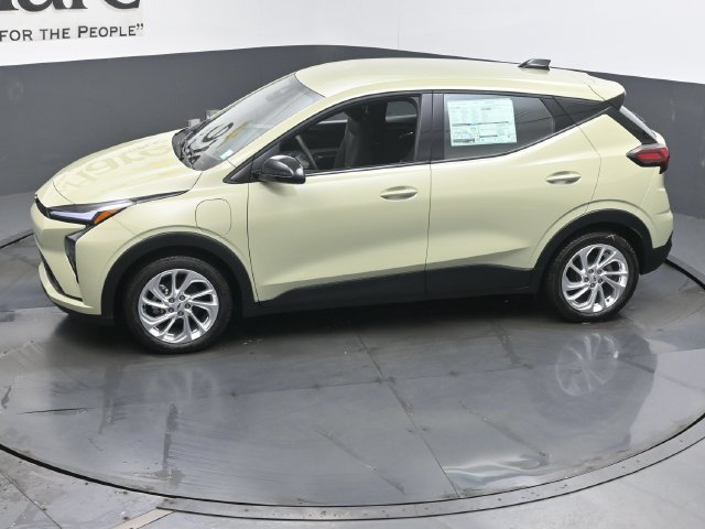 New 2027 Chevrolet Bolt LT w/ Comfort Package FWD image 37