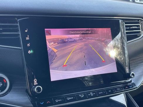 Certified 2024 Jeep Wagoneer Series II w/ Flexible Seating Group image 36