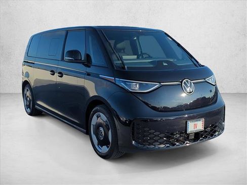 Used 2025 Volkswagen ID. Buzz Pro S RWD image 4