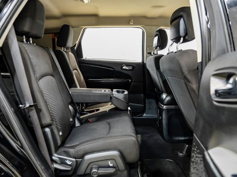 Used 2017 Dodge Journey SE image 36