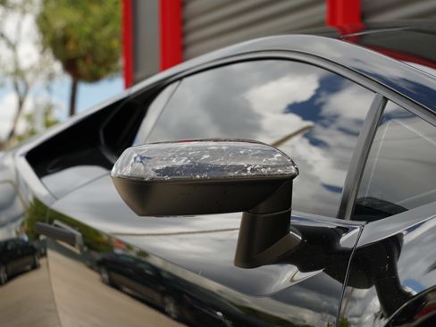 Used 2016 Lamborghini Huracan LP 610-4 image 9