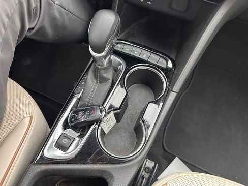 Used 2024 Buick Encore GX Avenir w/ Avenir Convenience Package AWD/4WD image 18
