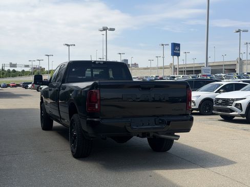 New 2026 RAM 3500 Laramie AWD/4WD image 7