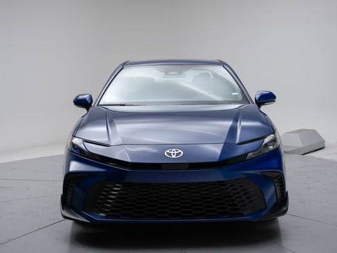 Used 2025 Toyota Camry SE FWD image 10