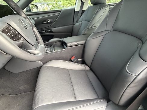 Used 2025 Lexus ES 350 w/ Premium Package FWD image 16